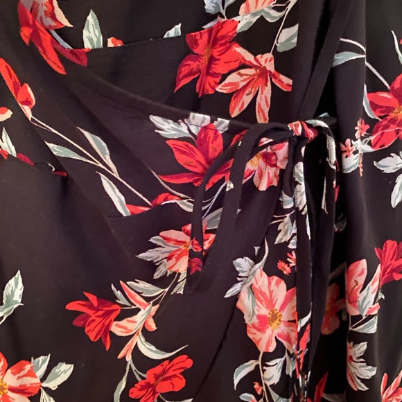 divided dress - Picture 4 of 4